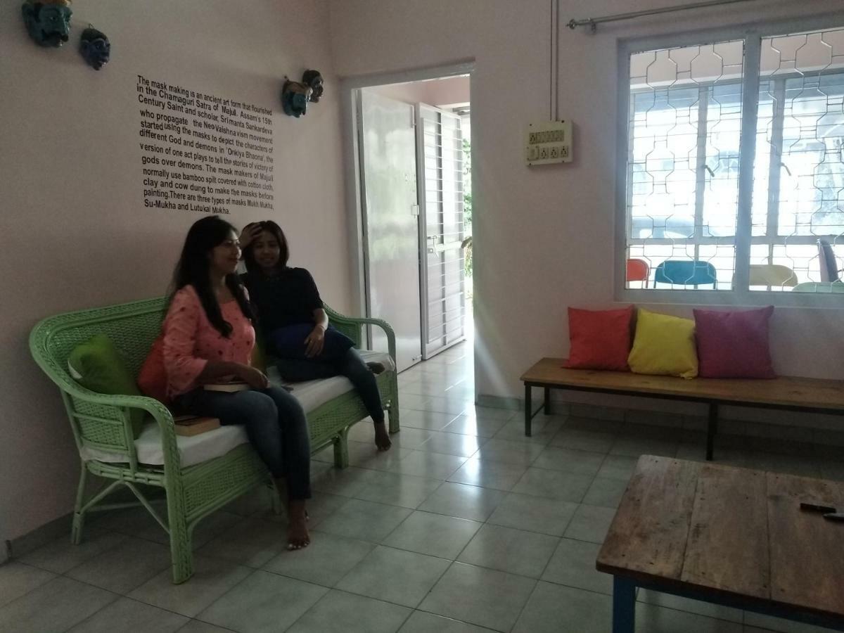 גווהטי Gibbon Backpackers Hostel מראה חיצוני תמונה
