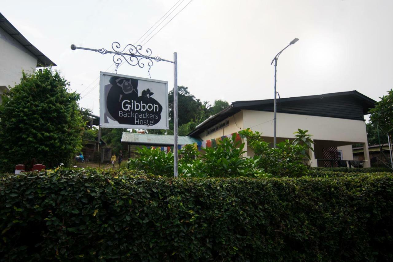 גווהטי Gibbon Backpackers Hostel מראה חיצוני תמונה
