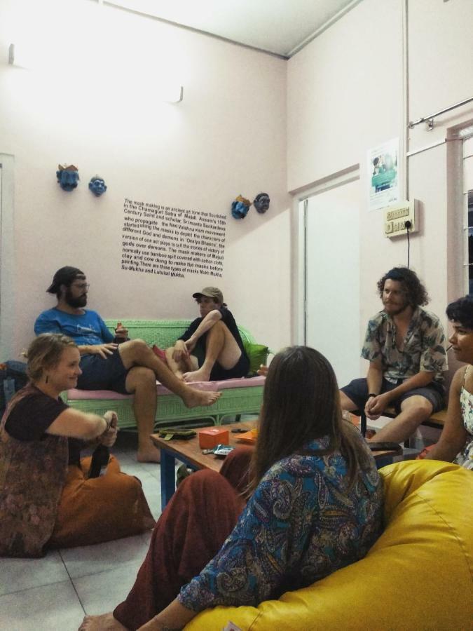 גווהטי Gibbon Backpackers Hostel מראה חיצוני תמונה